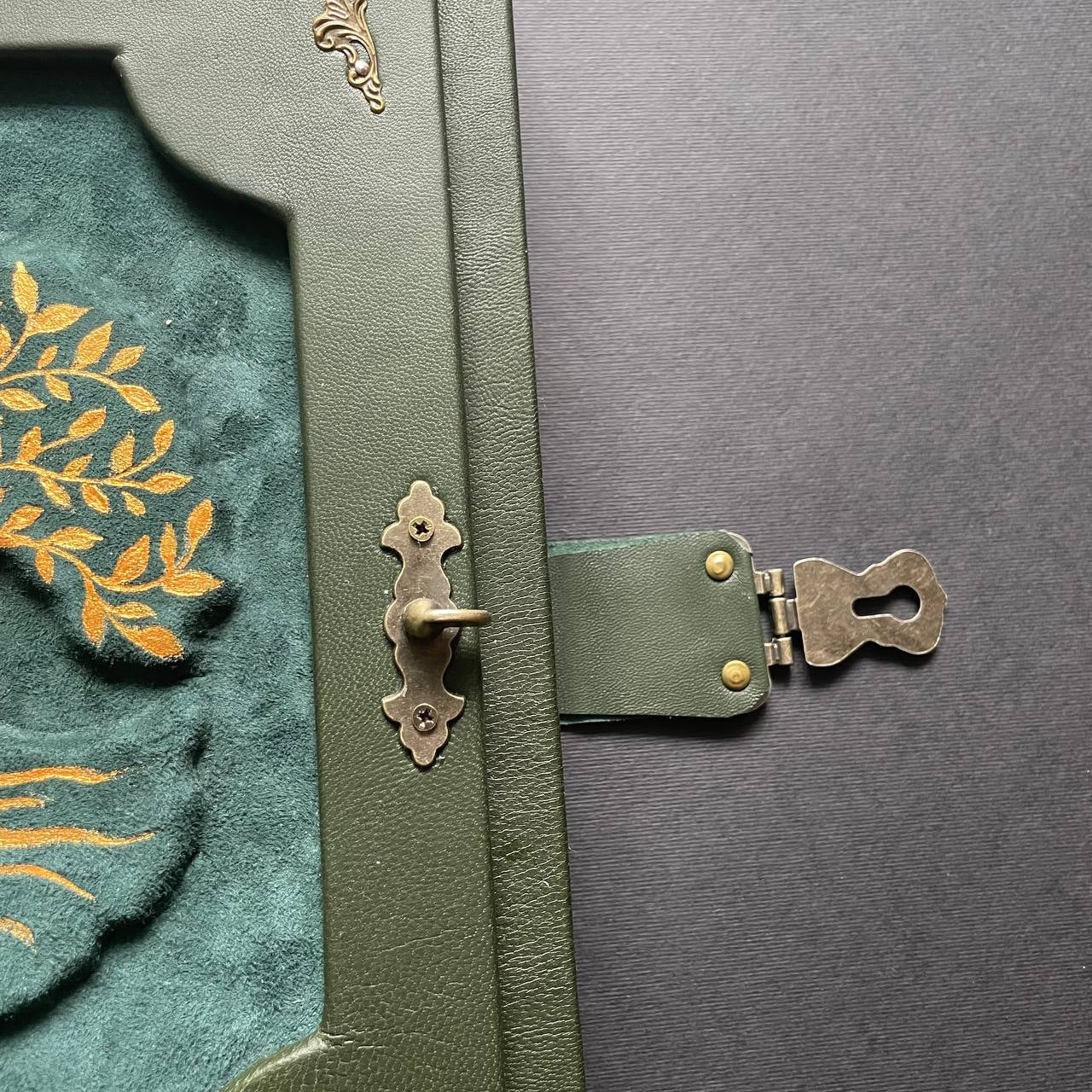 Ancestral Family Tree Book – Handcrafted Leather Genealogy Journal | Grimoire of Ancestral Magic & Family Heritage Heirloom