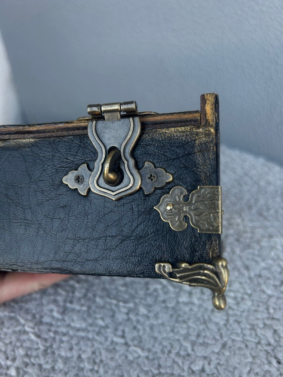 Handmade Witchcraft Box Set – Altar Supplies, Grimoire & Spell Bottles