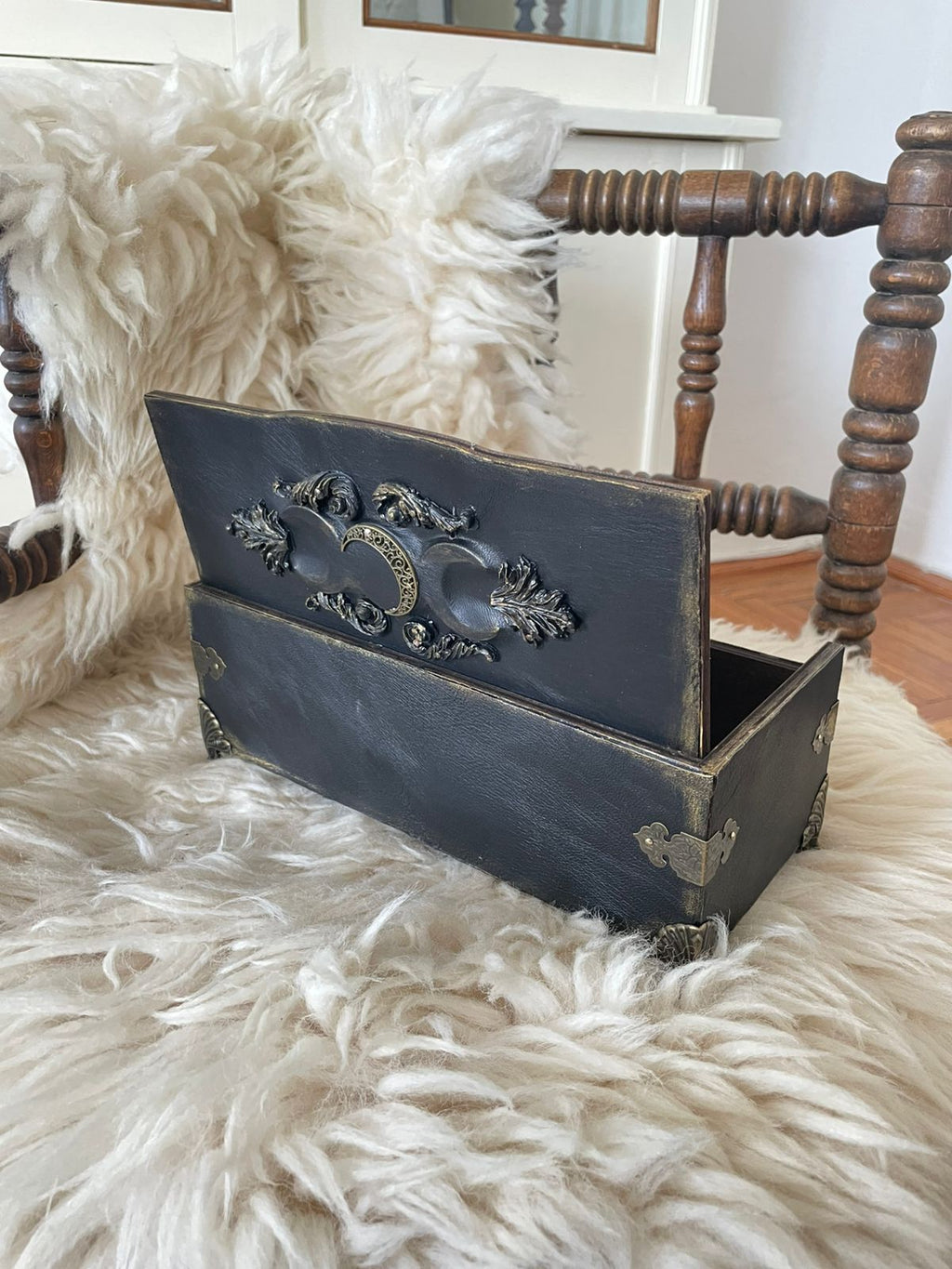 Gothic Black Leather Tarot Box – Witch Altar Storage for Runes & Jewelry