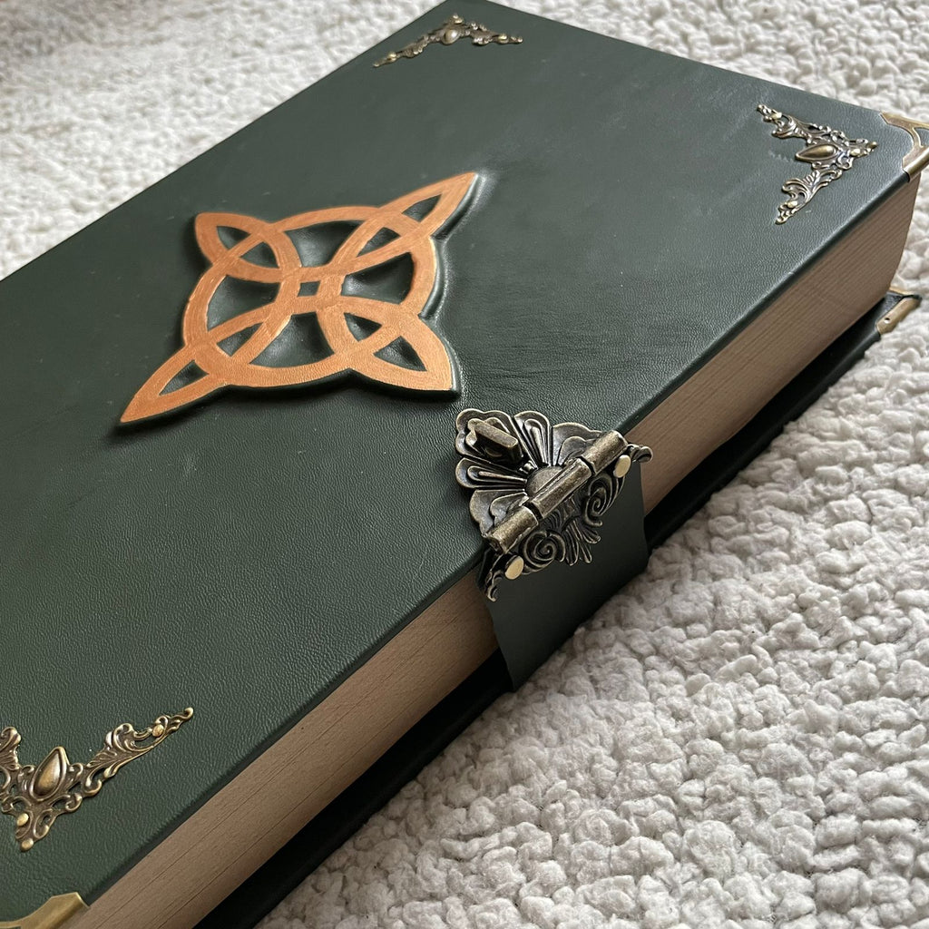 Celtic Witch’s Knot Grimoire - Leather Handmade Spellbook Grimoire