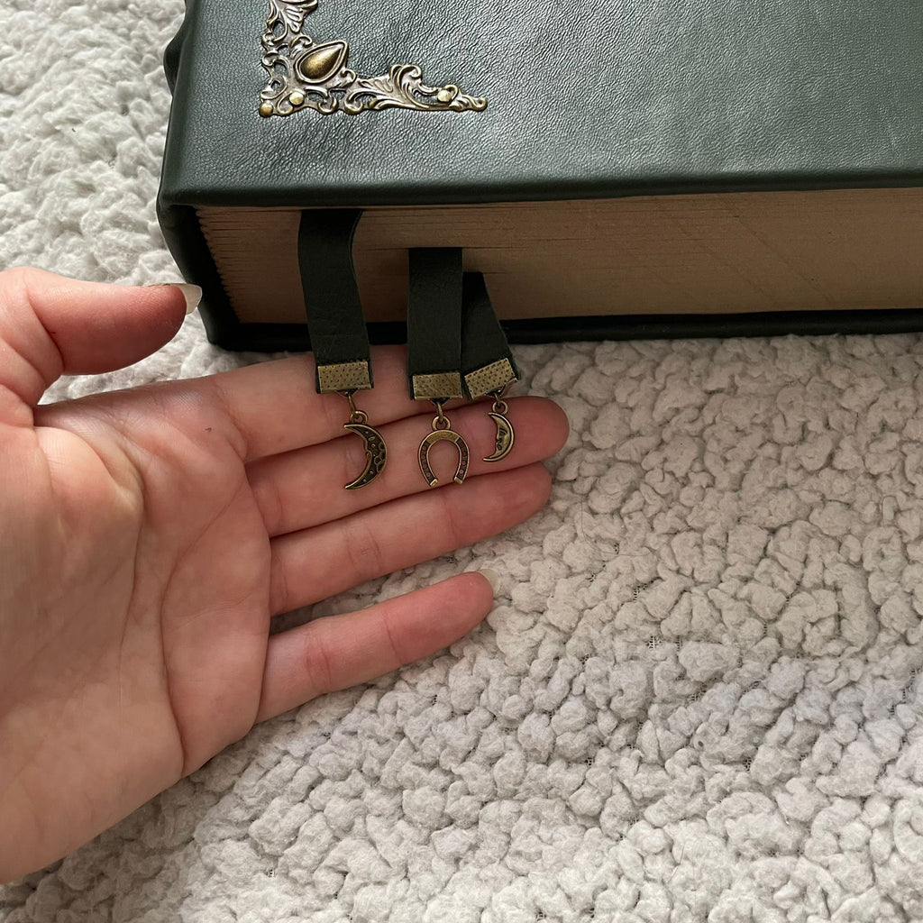 Celtic Witch’s Knot Grimoire - Leather Handmade Spellbook Grimoire