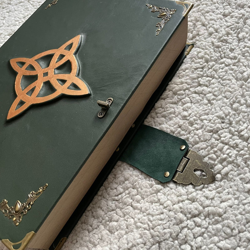 Celtic Witch’s Knot Grimoire - Leather Handmade Spellbook Grimoire