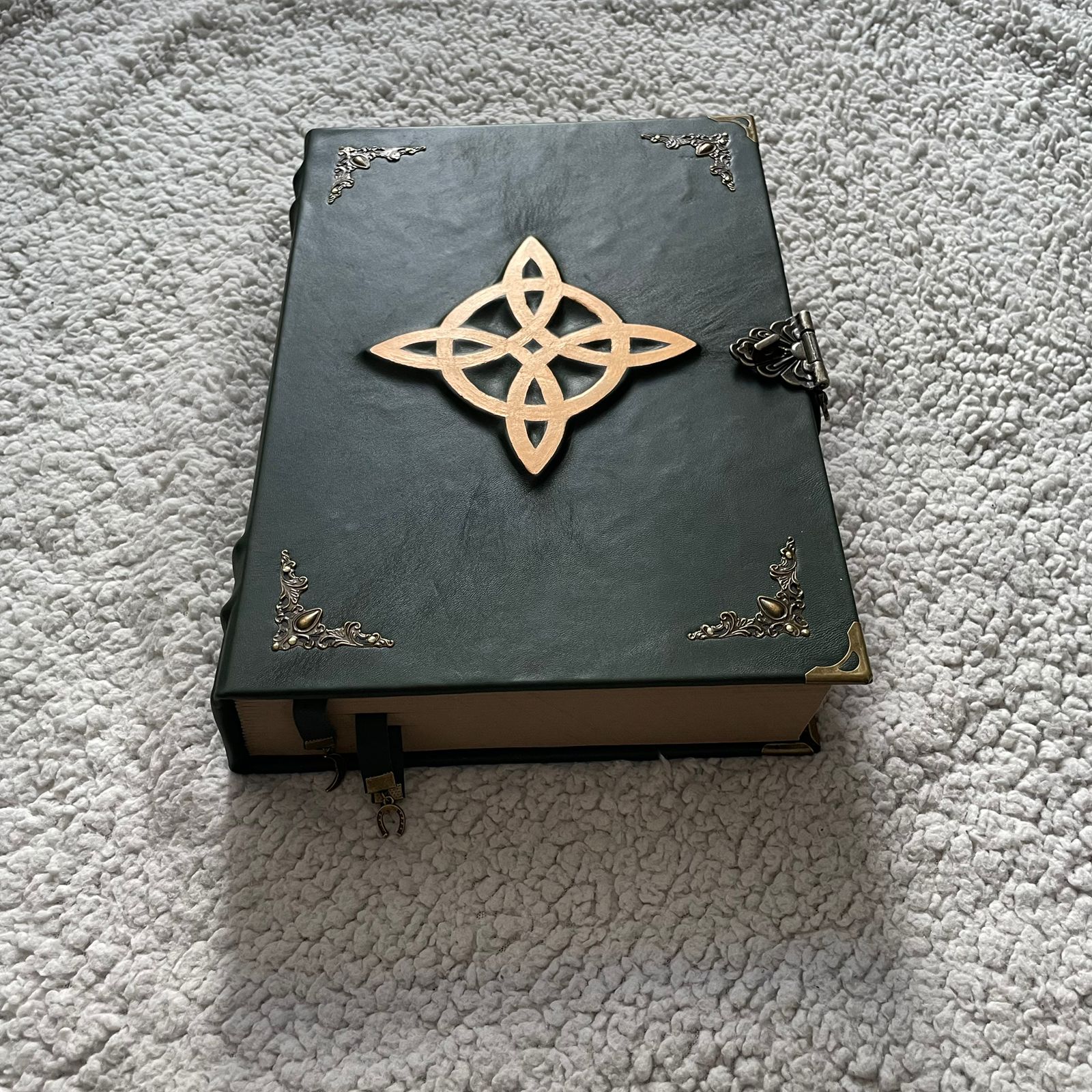 Celtic Witch’s Knot Grimoire - Leather Handmade Spellbook Grimoire