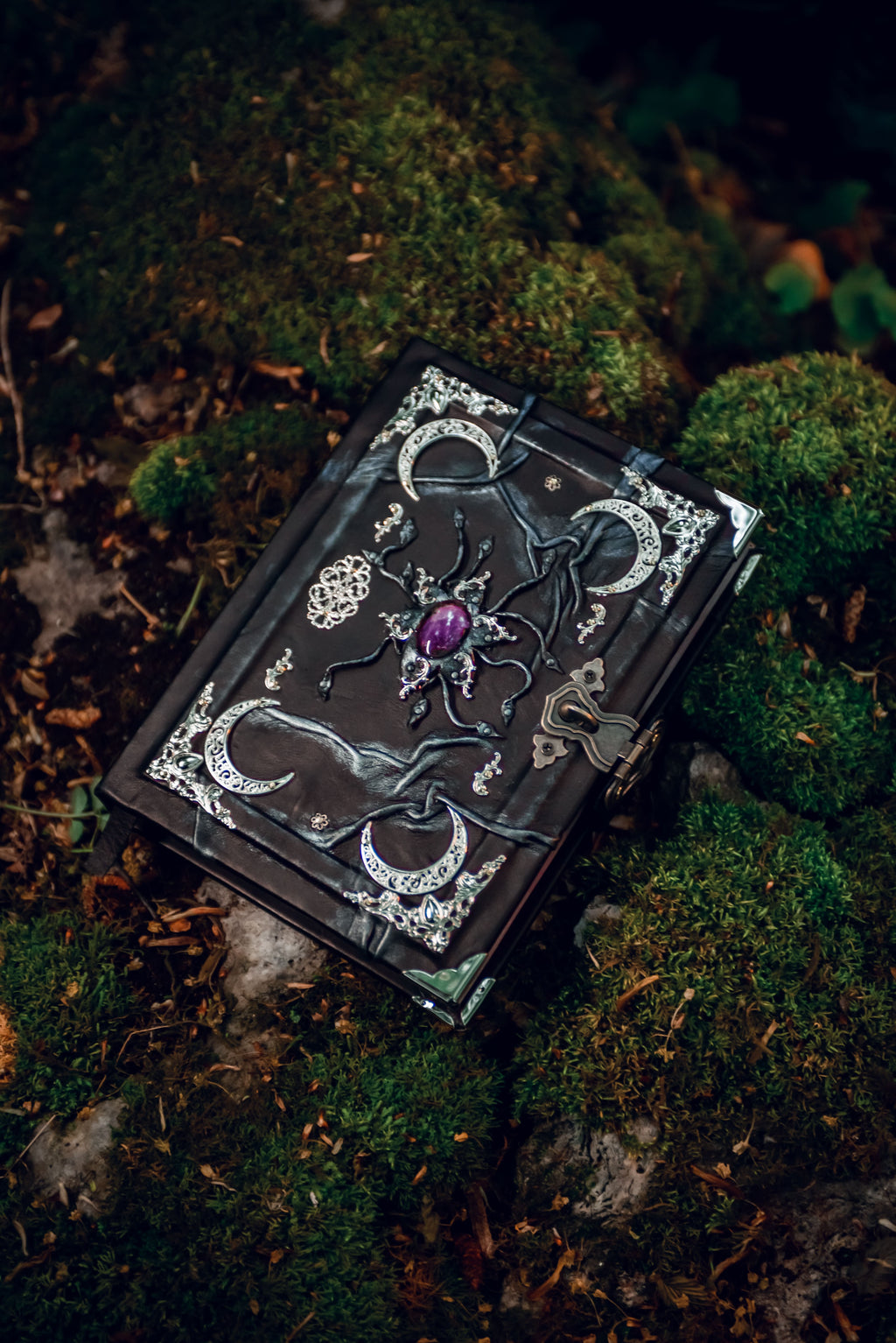 Gothic Leather Grimoire: Amethyst & Silver - Handmade Witchcraft Journal