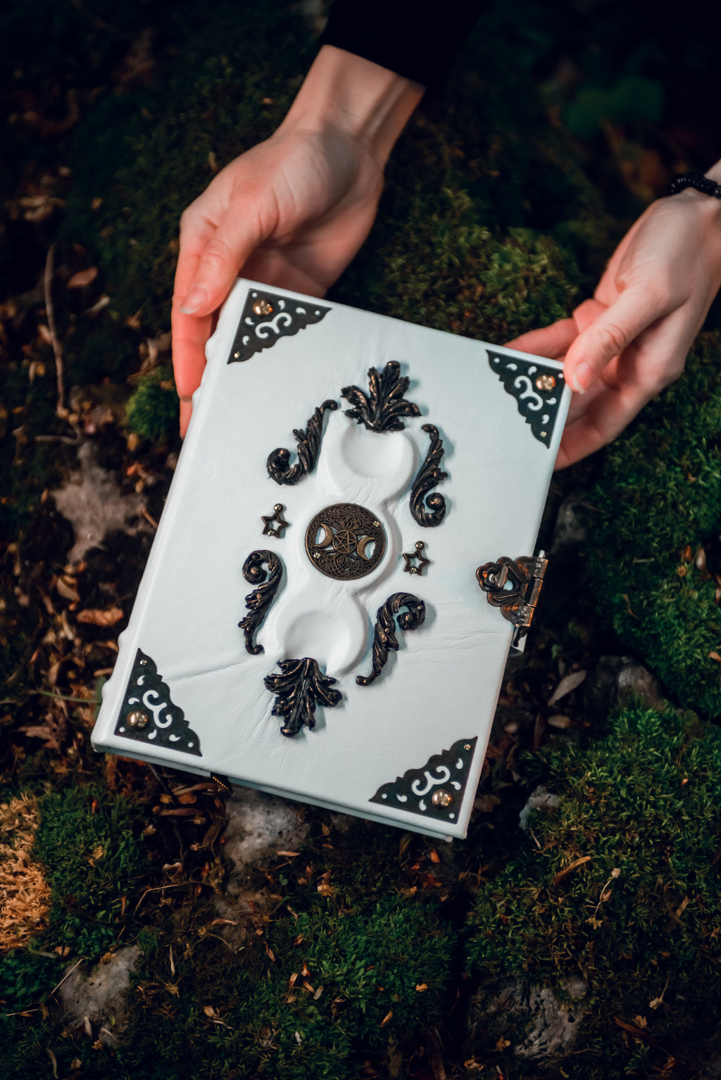 Handmade Grimoire White Moon – A Mystical Book for Luminous Souls