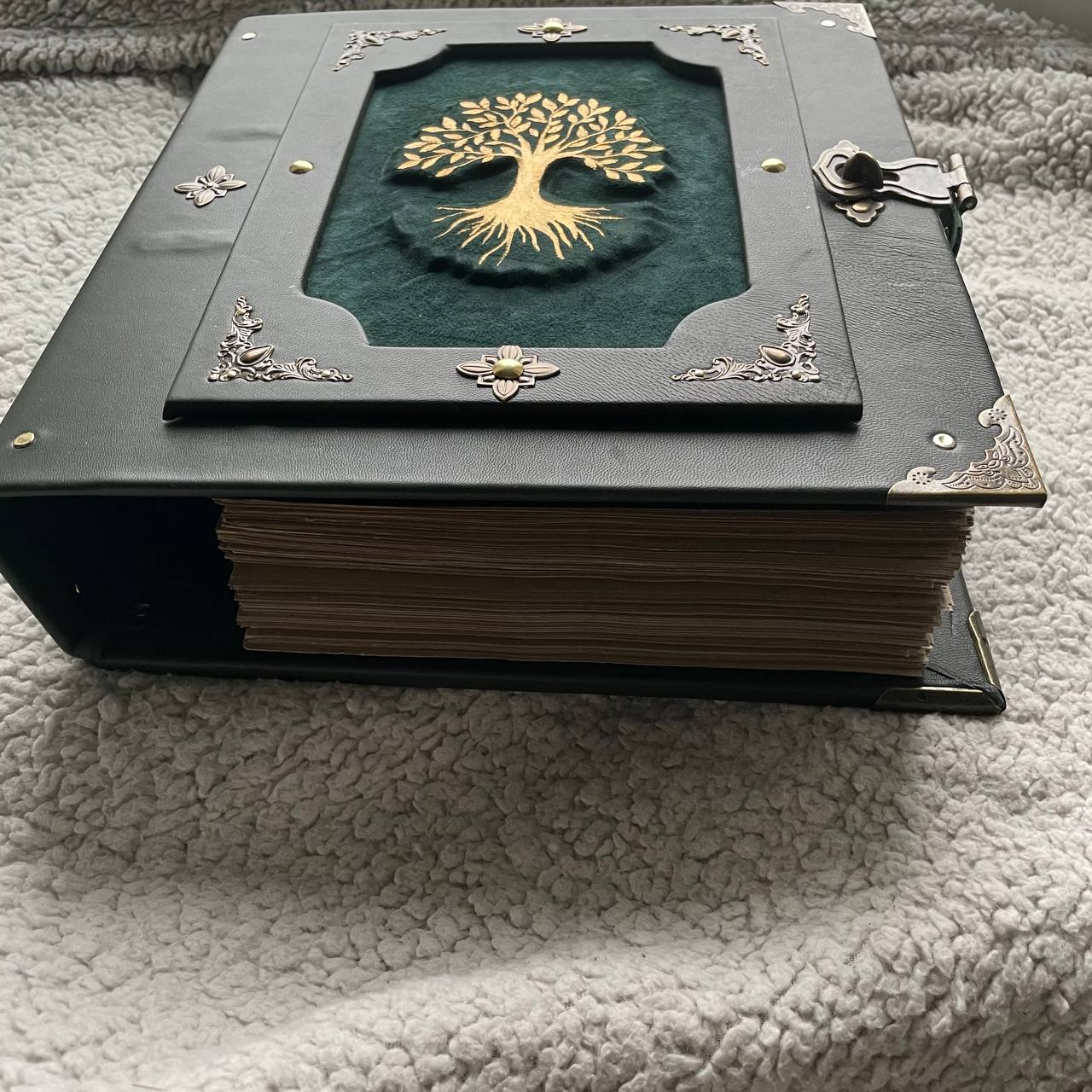 Ancestral Magic Grimoire Emerald Heritage | Leather Handmade Binder | Witchcraft Family Book | Removable Pages