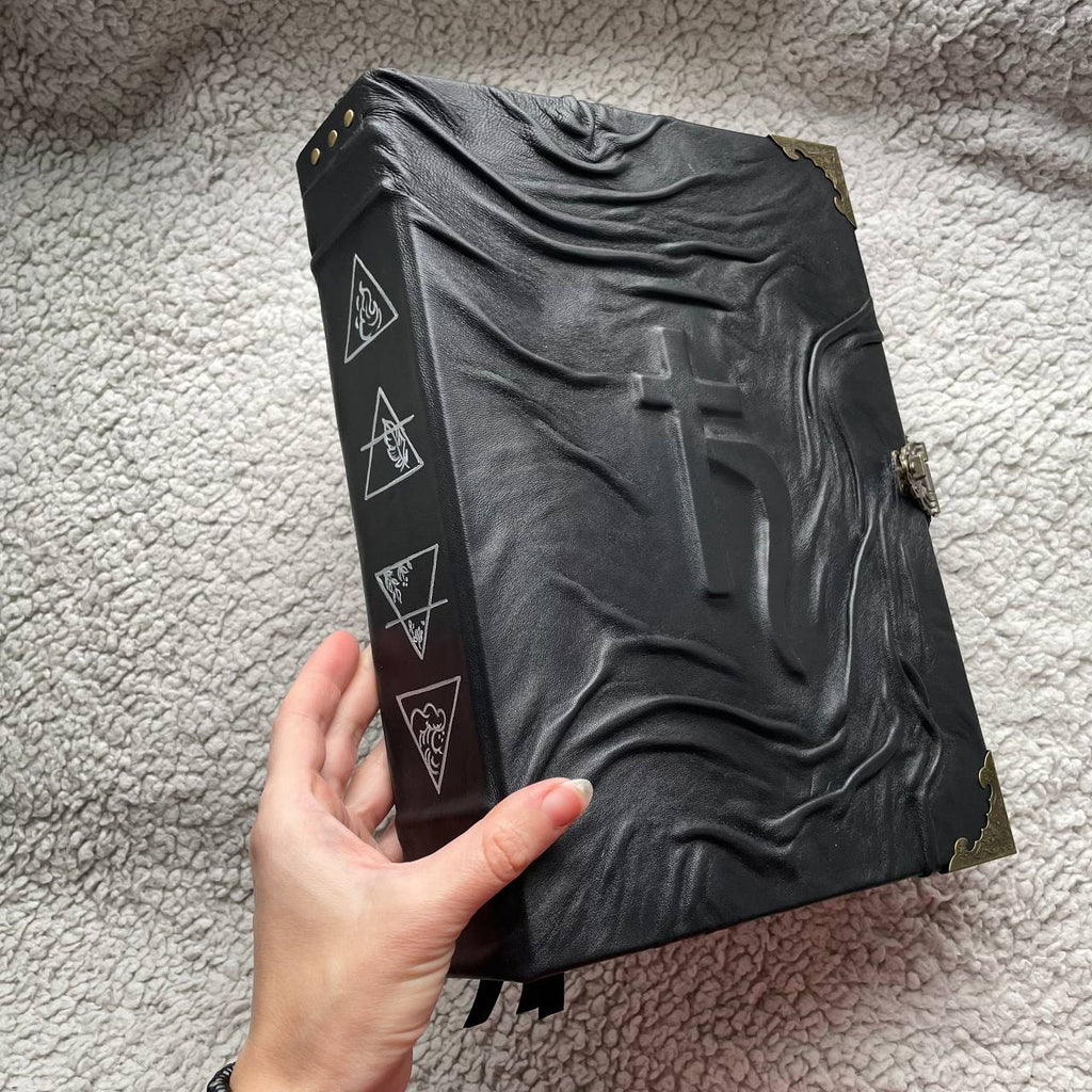 Saturn” Grimoire — Handmade Black Leather Spellbook for Planetary Magic, Astrology & Occult Rituals