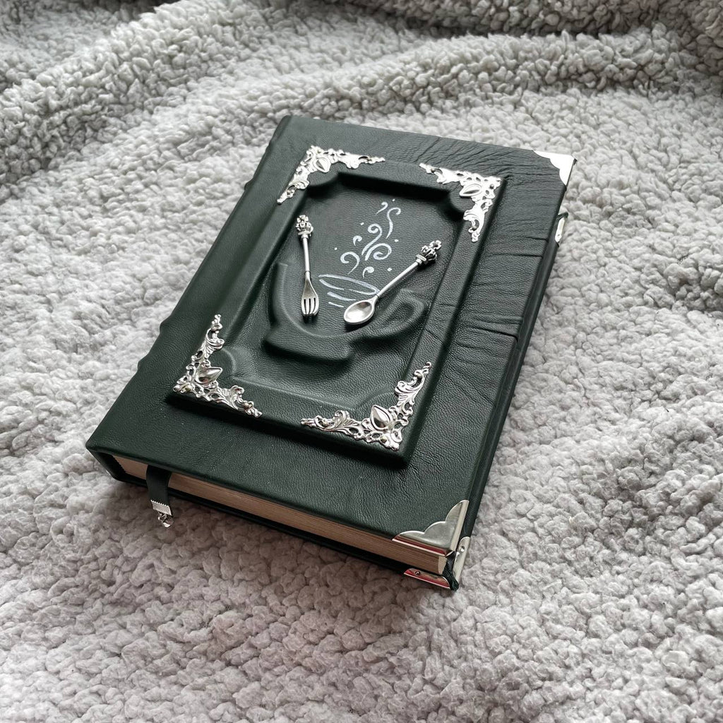 Personalized Leather Recipe Book – Handcrafted Family Heirloom