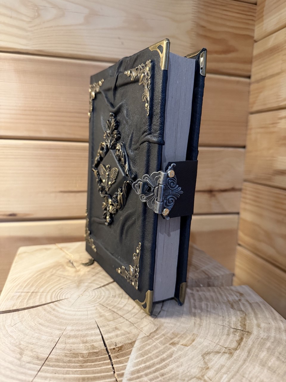 Death’s Head Moth Grimoire – Gothic Leather Witchcraft Journal for Dark Arts