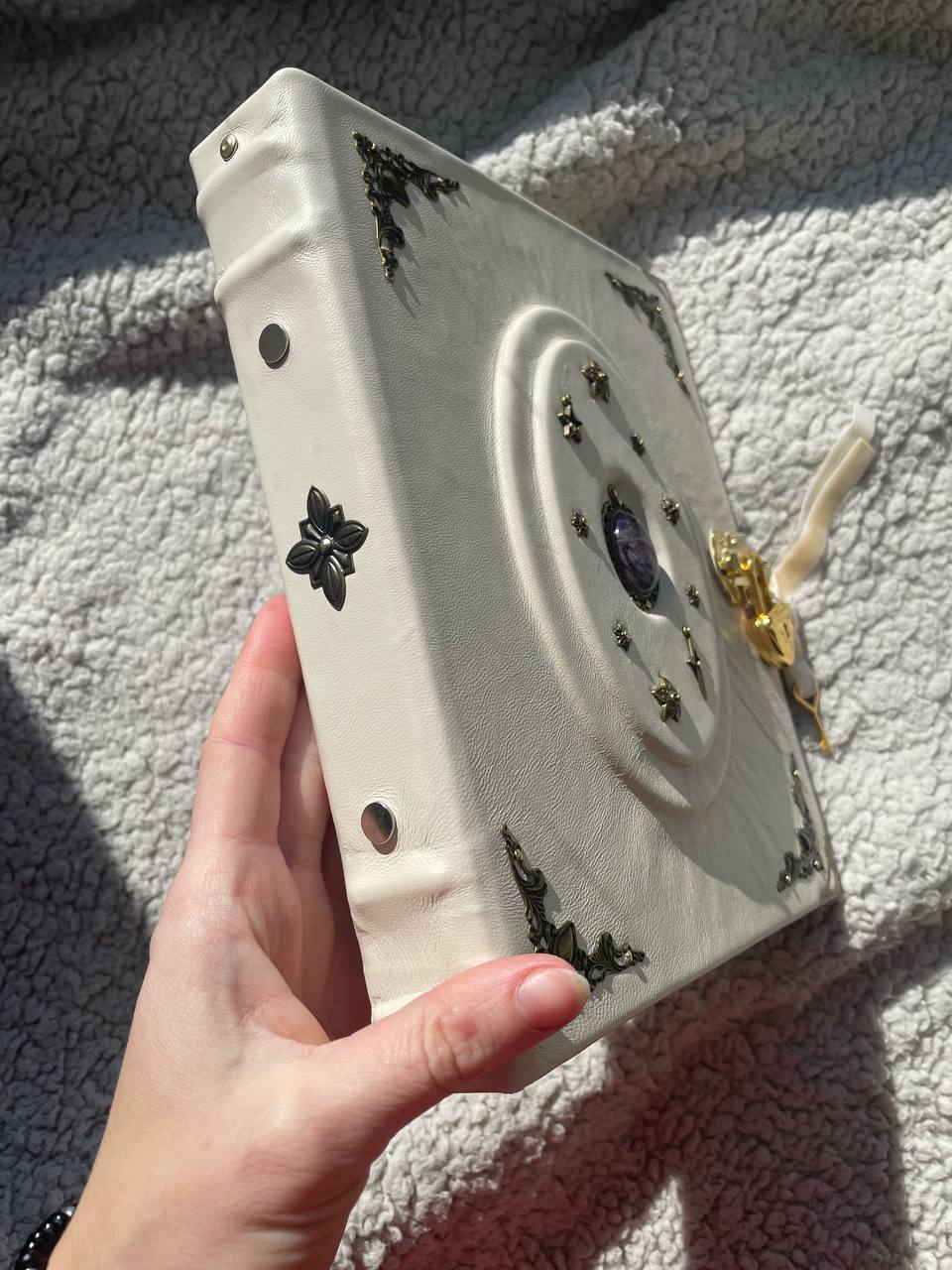 White Leather Binder Spiritual Journal – Ring Planner with Heart Lock and Amethyst Stone