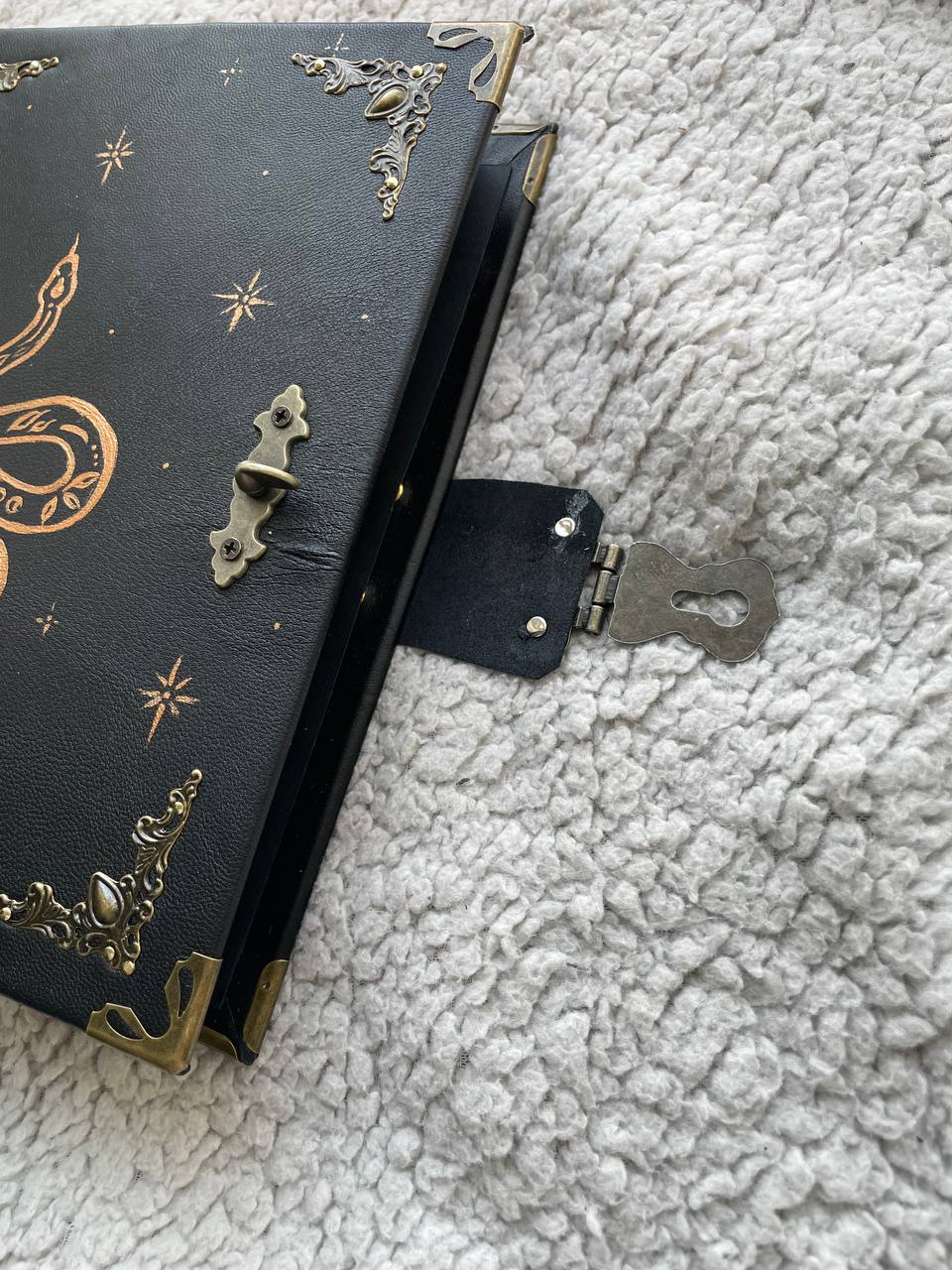Snake Binder Journal – Handmade Leather Ring Grimoire with Serpent Design