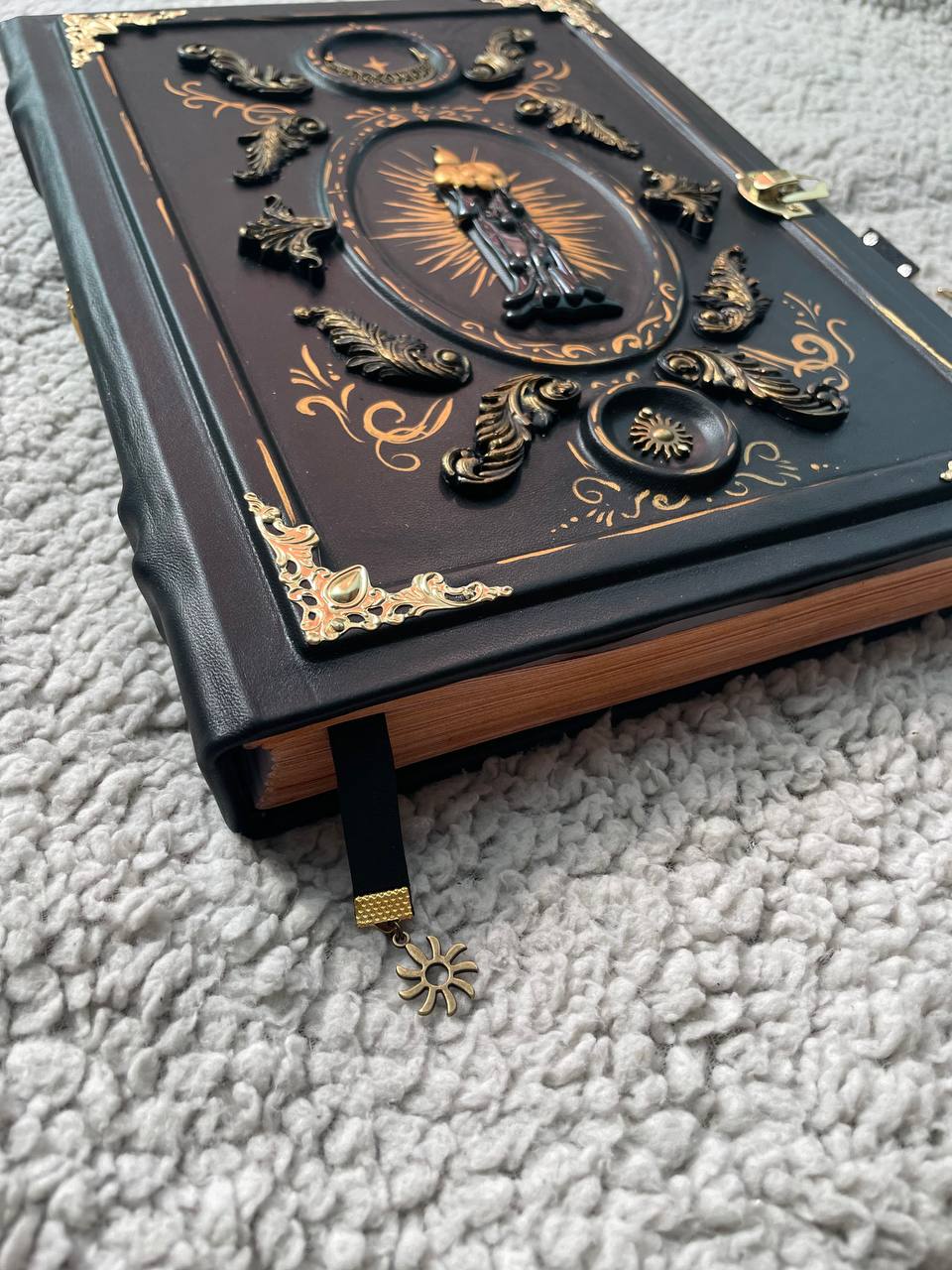 Handmade A4 Grimoire with Kraft Pages – Gothic Vintage Journal with Lock